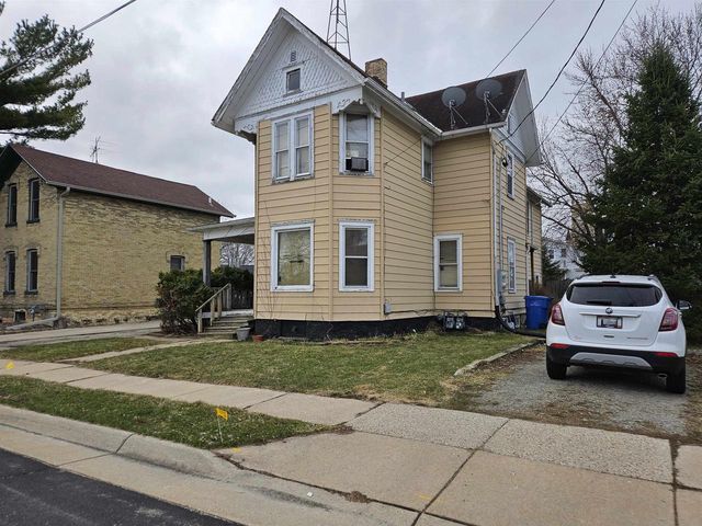 219 Emerald Street, Watertown, WI 53098
