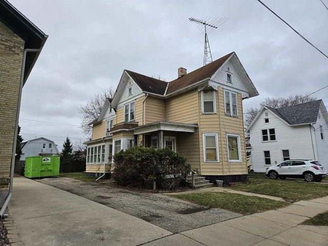 219 Emerald Street, Watertown, WI 53098