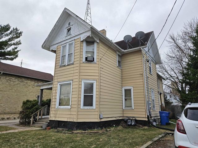 219 Emerald Street, Watertown, WI 53098