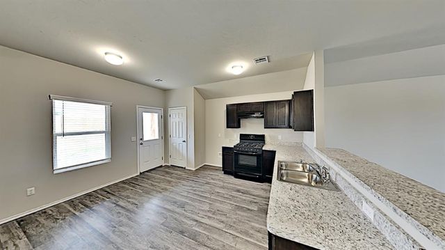 11520 NW 97th Street, Yukon, OK 73099