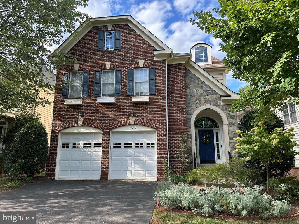 9210 SYCAMORE CREST DR, Fairfax, VA 22031