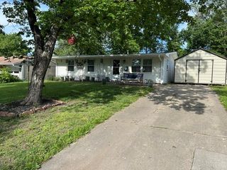 1328 E 16th Street, Lawrence, KS 66044