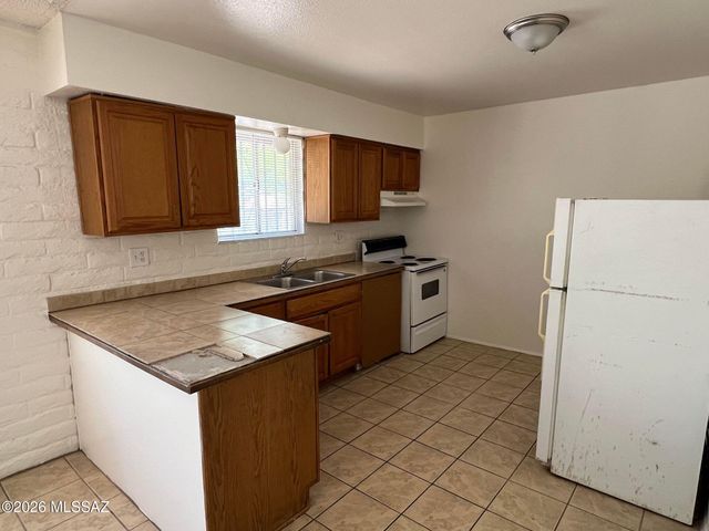 303 E Lester Street, Tucson, AZ 85705