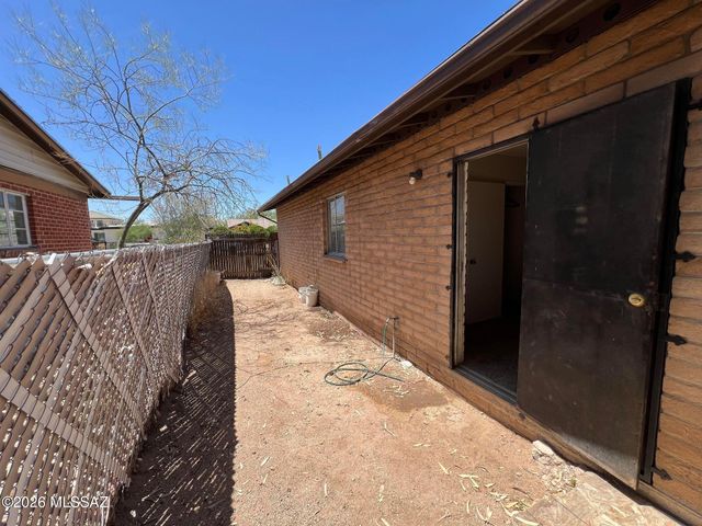 303 E Lester Street, Tucson, AZ 85705