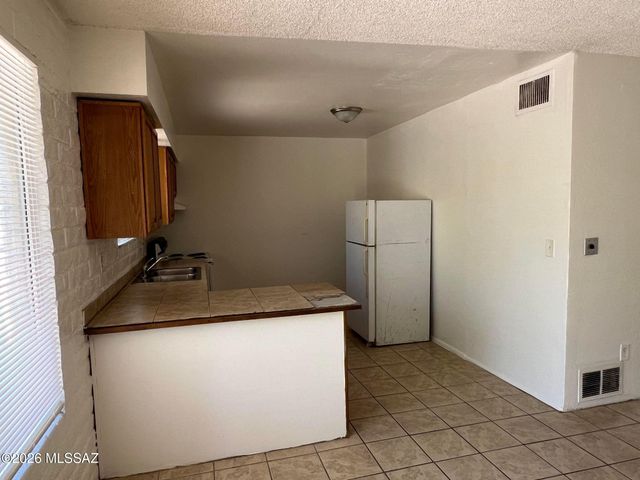 303 E Lester Street, Tucson, AZ 85705