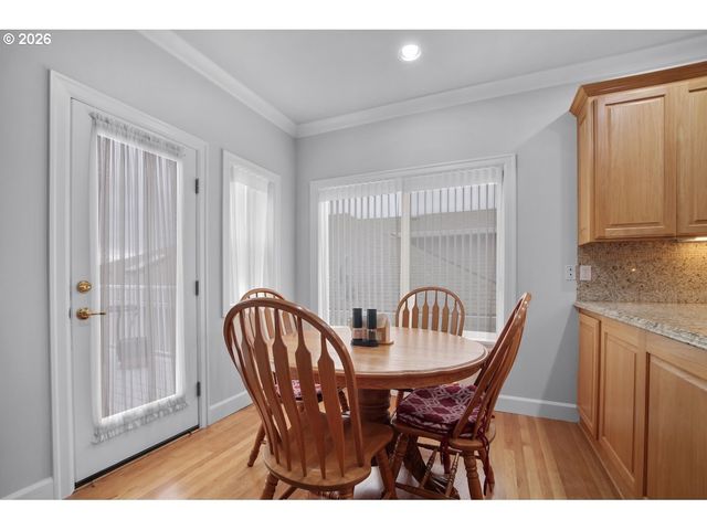 4728 CAMBRIDGE Ct, Lake Oswego, OR 97035