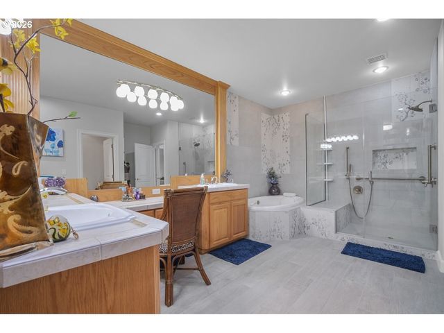 4728 CAMBRIDGE Ct, Lake Oswego, OR 97035