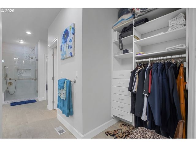 4728 CAMBRIDGE Ct, Lake Oswego, OR 97035