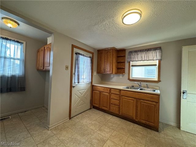 1134 Clarendon Avenue SW, Canton, OH 44710