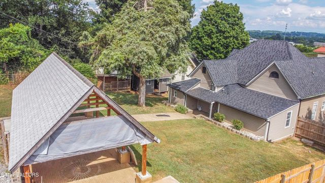 509 W Broadway St, Lenoir City, TN 37771