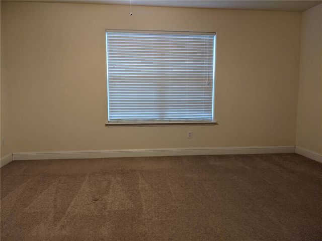 560 Dogwood Street, Centerton, AR 72719