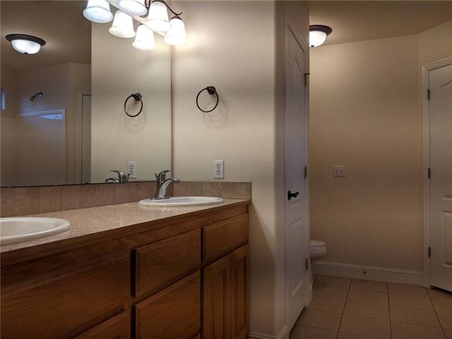 560 Dogwood Street, Centerton, AR 72719