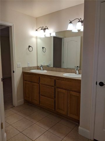 560 Dogwood Street, Centerton, AR 72719