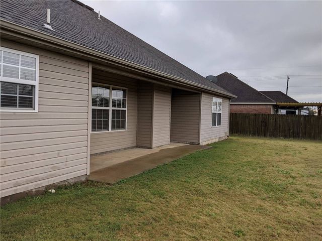 560 Dogwood Street, Centerton, AR 72719