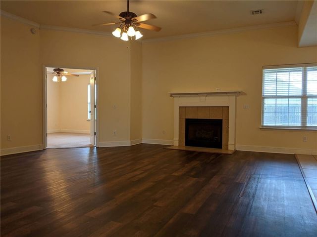 560 Dogwood Street, Centerton, AR 72719