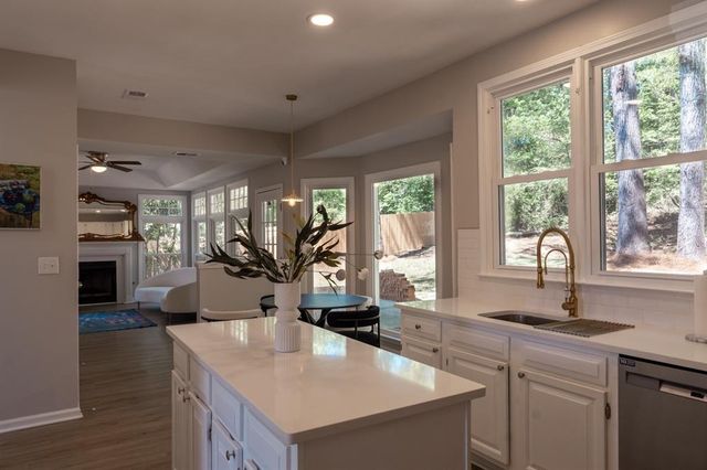 521 Watson Bay Trail, Stone Mountain, GA 30087