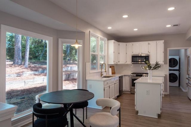 521 Watson Bay Trail, Stone Mountain, GA 30087