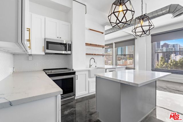 108 W 2nd Street 711, Los Angeles, CA 90012