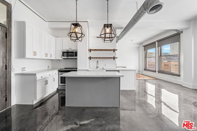 108 W 2nd Street 711, Los Angeles, CA 90012