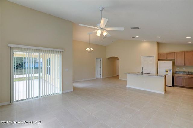 8816 100th Avenue, Vero Beach, FL 32967