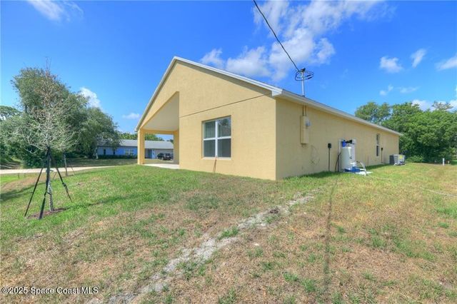 8816 100th Avenue, Vero Beach, FL 32967