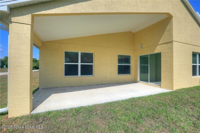 8816 100th Avenue, Vero Beach, FL 32967