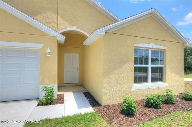 8816 100th Avenue, Vero Beach, FL 32967