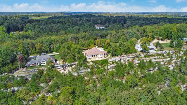 221 Wind Song Trl, Crossville, TN 38555