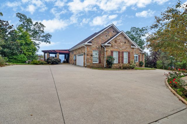 221 Wind Song Trl, Crossville, TN 38555