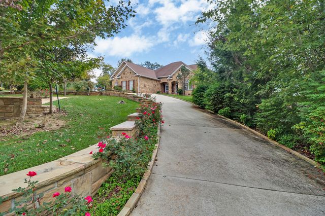 221 Wind Song Trl, Crossville, TN 38555