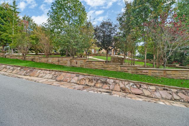 221 Wind Song Trl, Crossville, TN 38555