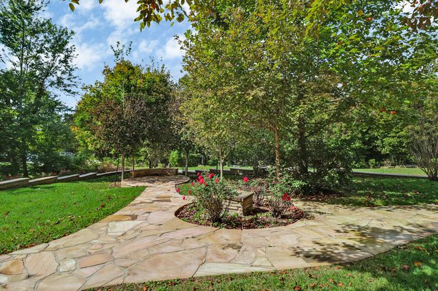 221 Wind Song Trl, Crossville, TN 38555