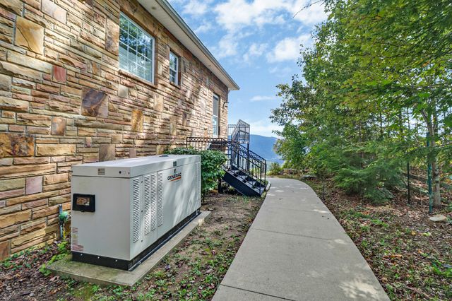 221 Wind Song Trl, Crossville, TN 38555