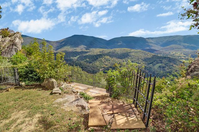 221 Wind Song Trl, Crossville, TN 38555