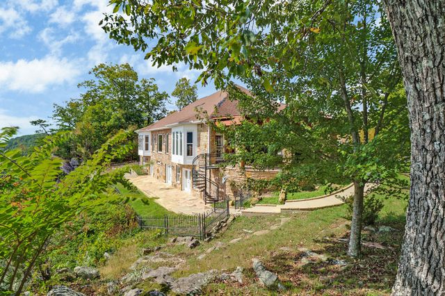 221 Wind Song Trl, Crossville, TN 38555