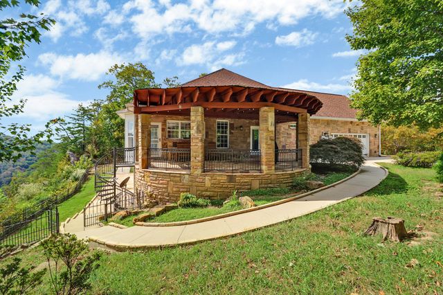 221 Wind Song Trl, Crossville, TN 38555