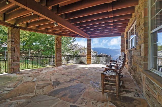 221 Wind Song Trl, Crossville, TN 38555