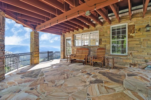 221 Wind Song Trl, Crossville, TN 38555