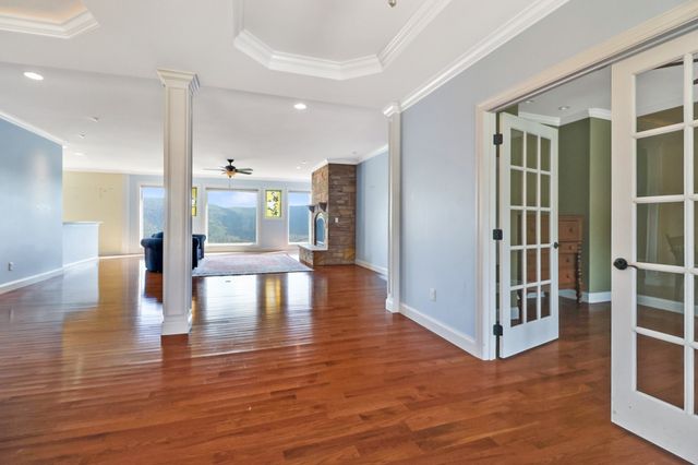 221 Wind Song Trl, Crossville, TN 38555