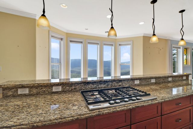 221 Wind Song Trl, Crossville, TN 38555