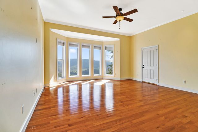 221 Wind Song Trl, Crossville, TN 38555