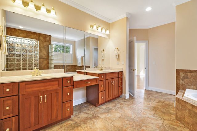 221 Wind Song Trl, Crossville, TN 38555