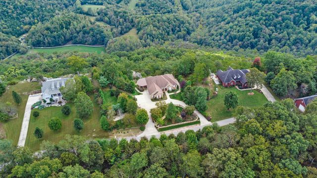 221 Wind Song Trl, Crossville, TN 38555