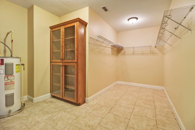 221 Wind Song Trl, Crossville, TN 38555