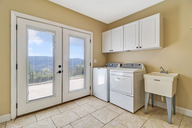 221 Wind Song Trl, Crossville, TN 38555