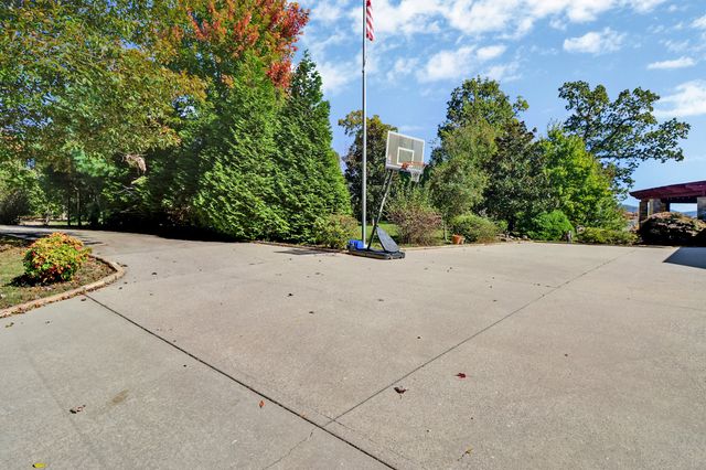 221 Wind Song Trl, Crossville, TN 38555