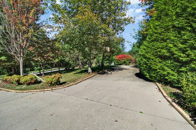 221 Wind Song Trl, Crossville, TN 38555