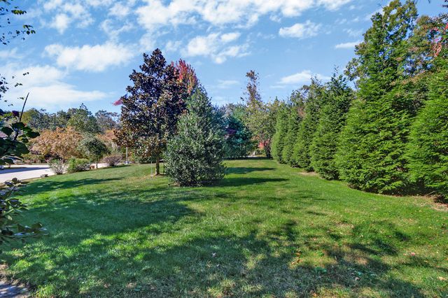 221 Wind Song Trl, Crossville, TN 38555