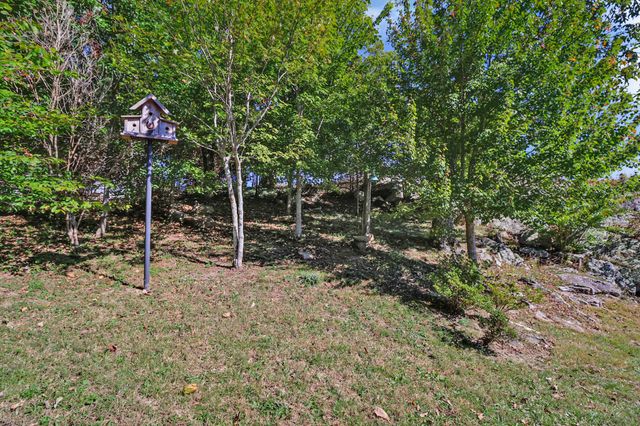 221 Wind Song Trl, Crossville, TN 38555