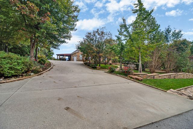 221 Wind Song Trl, Crossville, TN 38555